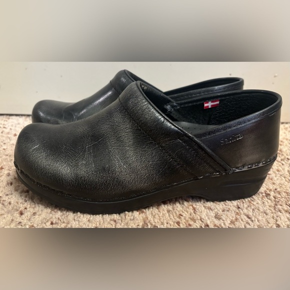 Sanita Leather Slip Resistant Danish Clogs in Metallic Gray, 37 - Picture 5 of 10